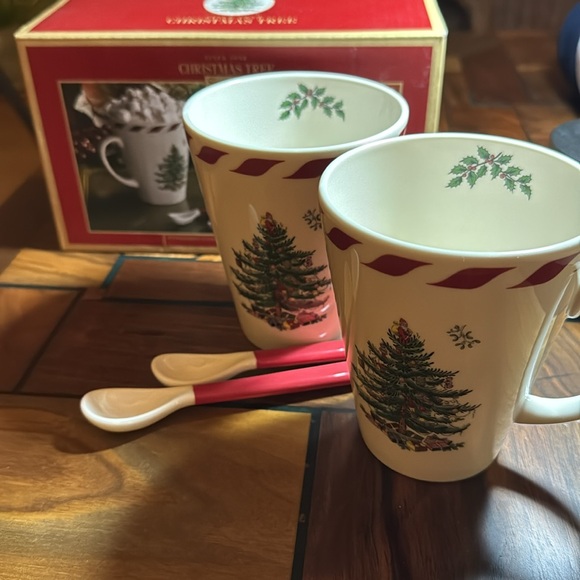 NIB Spode Christmas Tree mug set with spoons - Picture 15 of 16